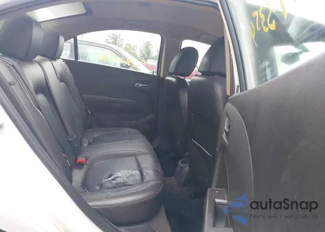 2014 Chevrolet Sonic Ltz Auto z USA, uszkodzony, nr VIN 1G1JE5SB8E4176935